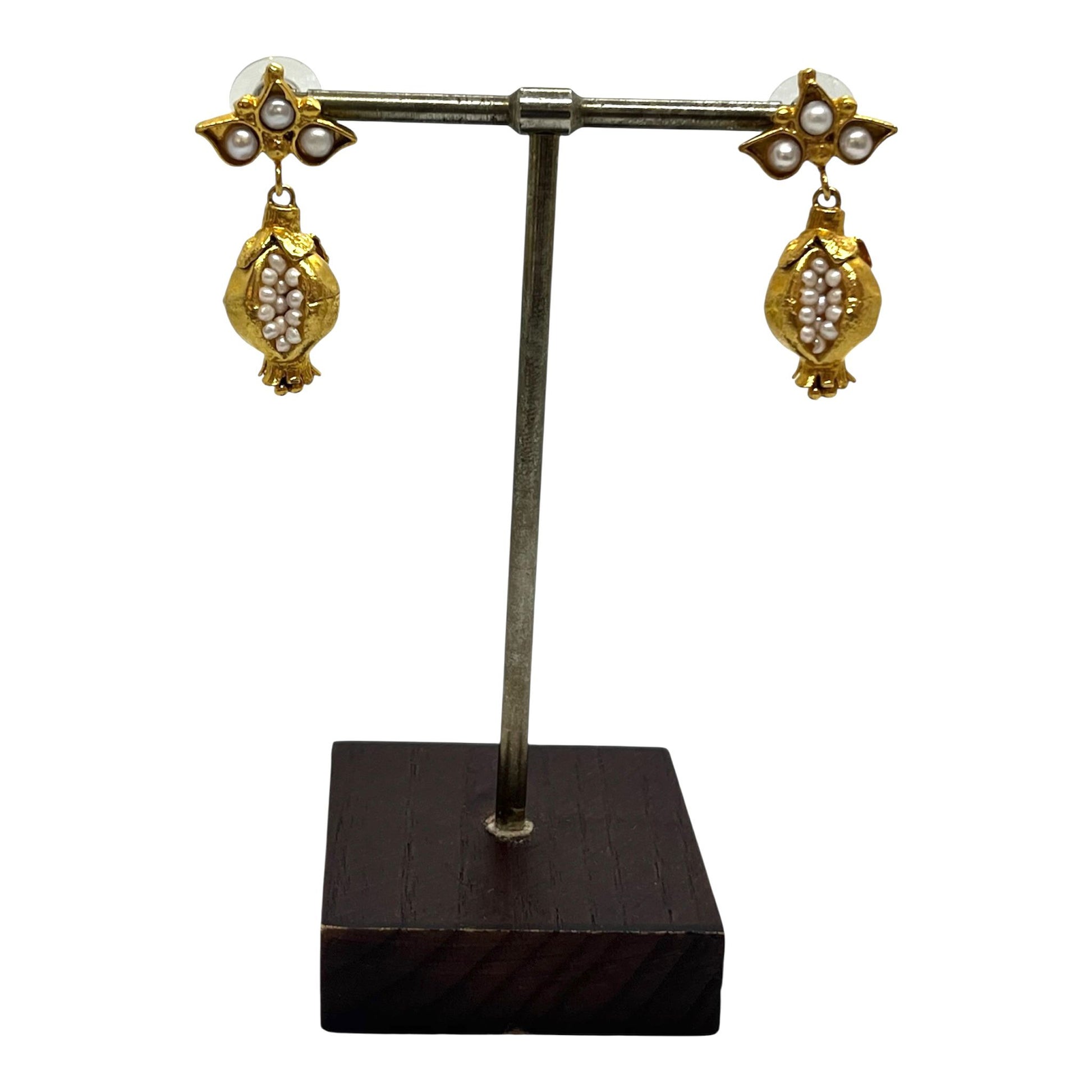 Pearl Pomegranate Küpe küpe - bronz ve gerçek inci detayları